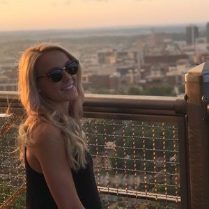 Meet your Posher, Liz